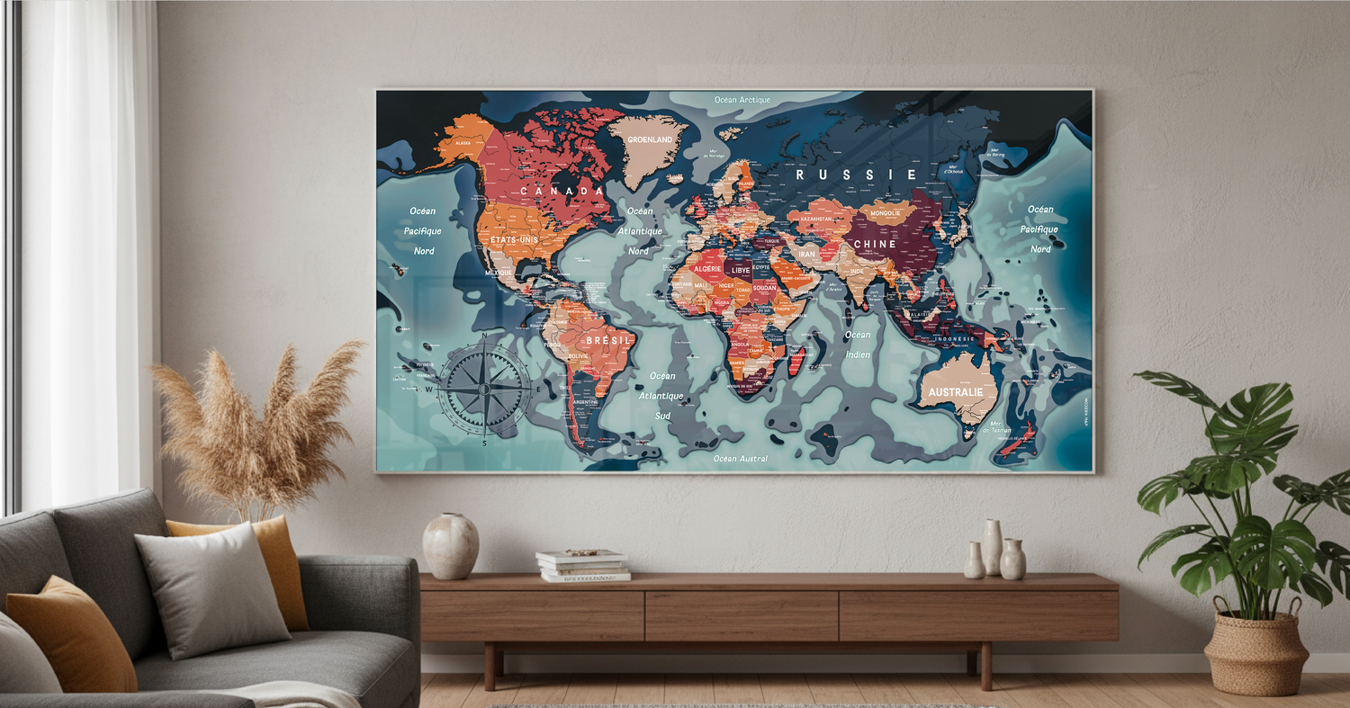 Tableau carte du monde suspendu dans un salon