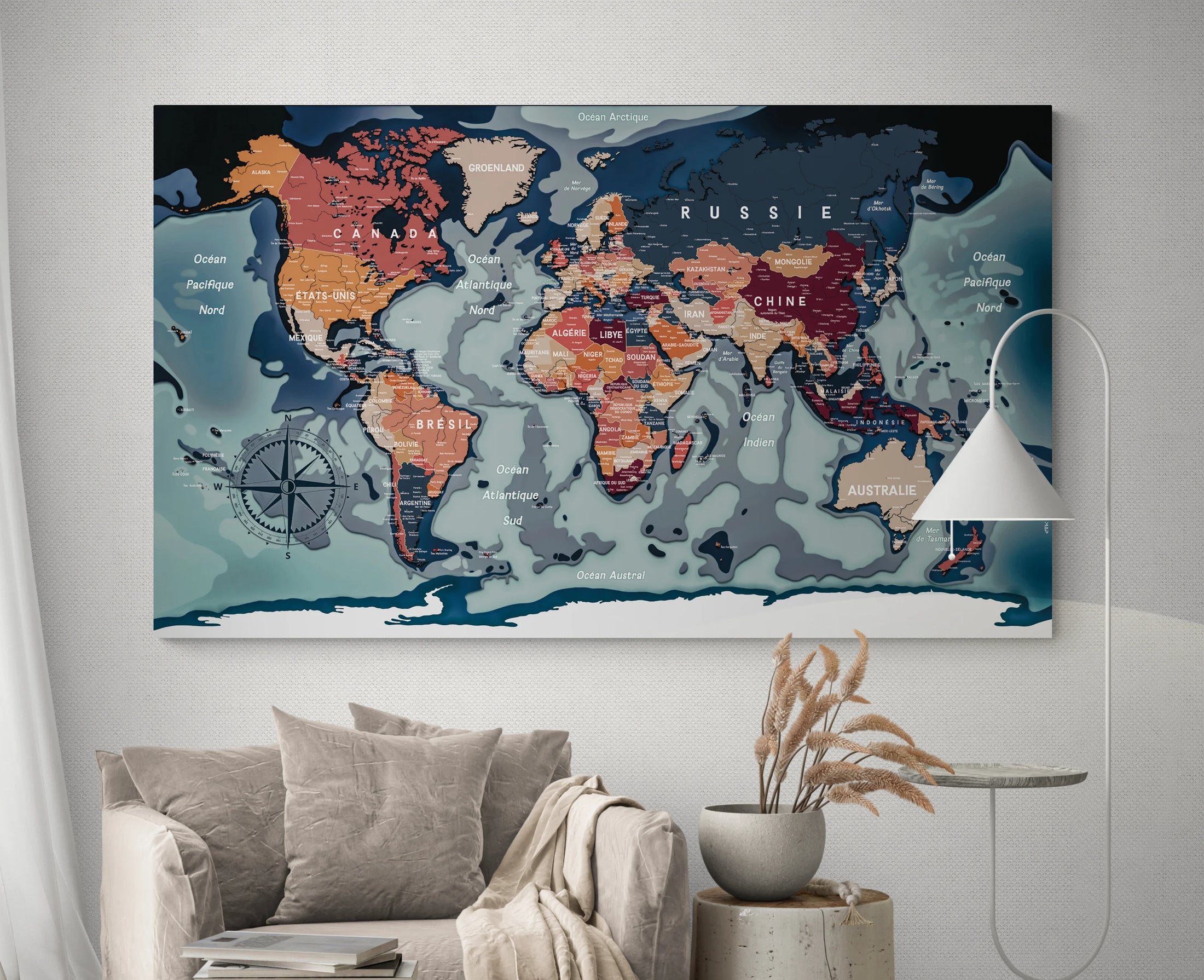 carte du monde avec pays accroché au mur d'un salon - Modernmap